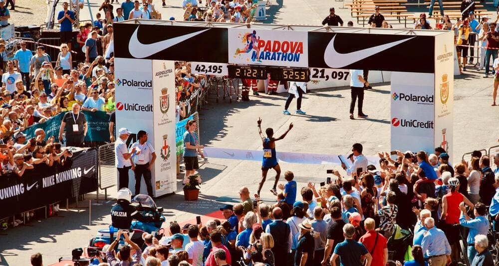 Competición de atletismo en la calle