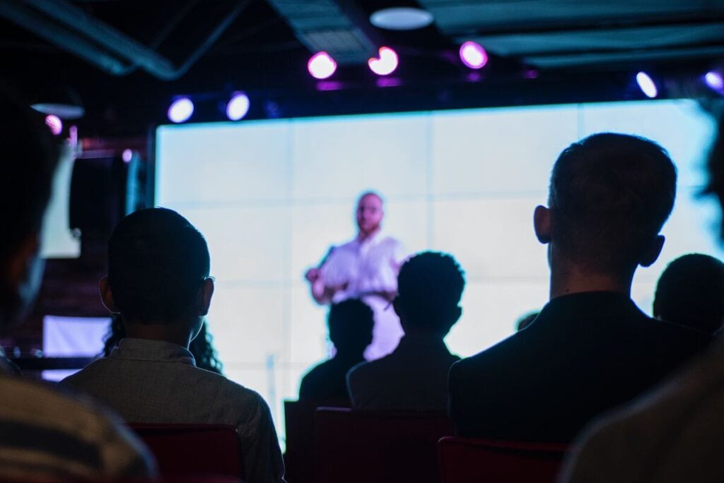 Charla motivacional en una empresa