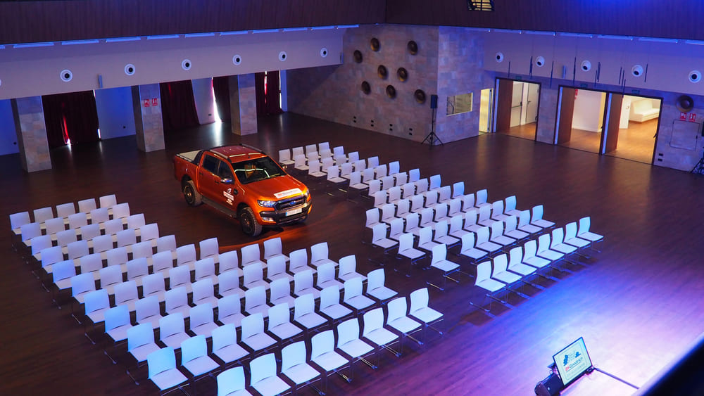 Por Qué la Costa Blanca es el Escenario Ideal para tu Evento del Sector Automoción
